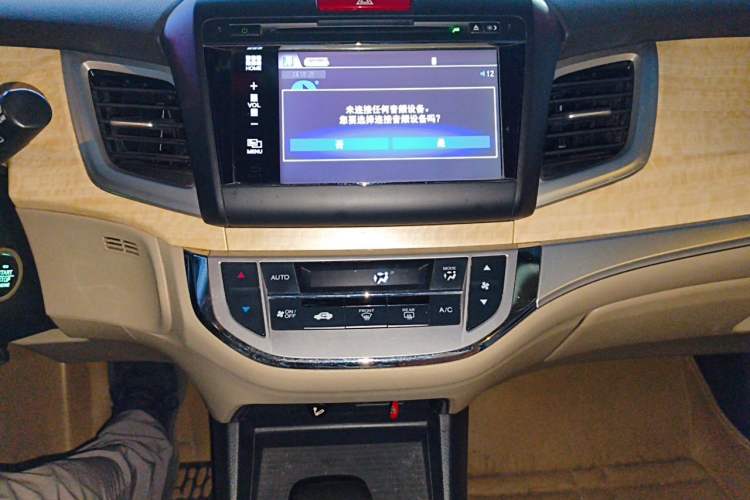 Used Honda Jade 2013 1.8L automatic Comfort version 5 seats Audio And AC Panel