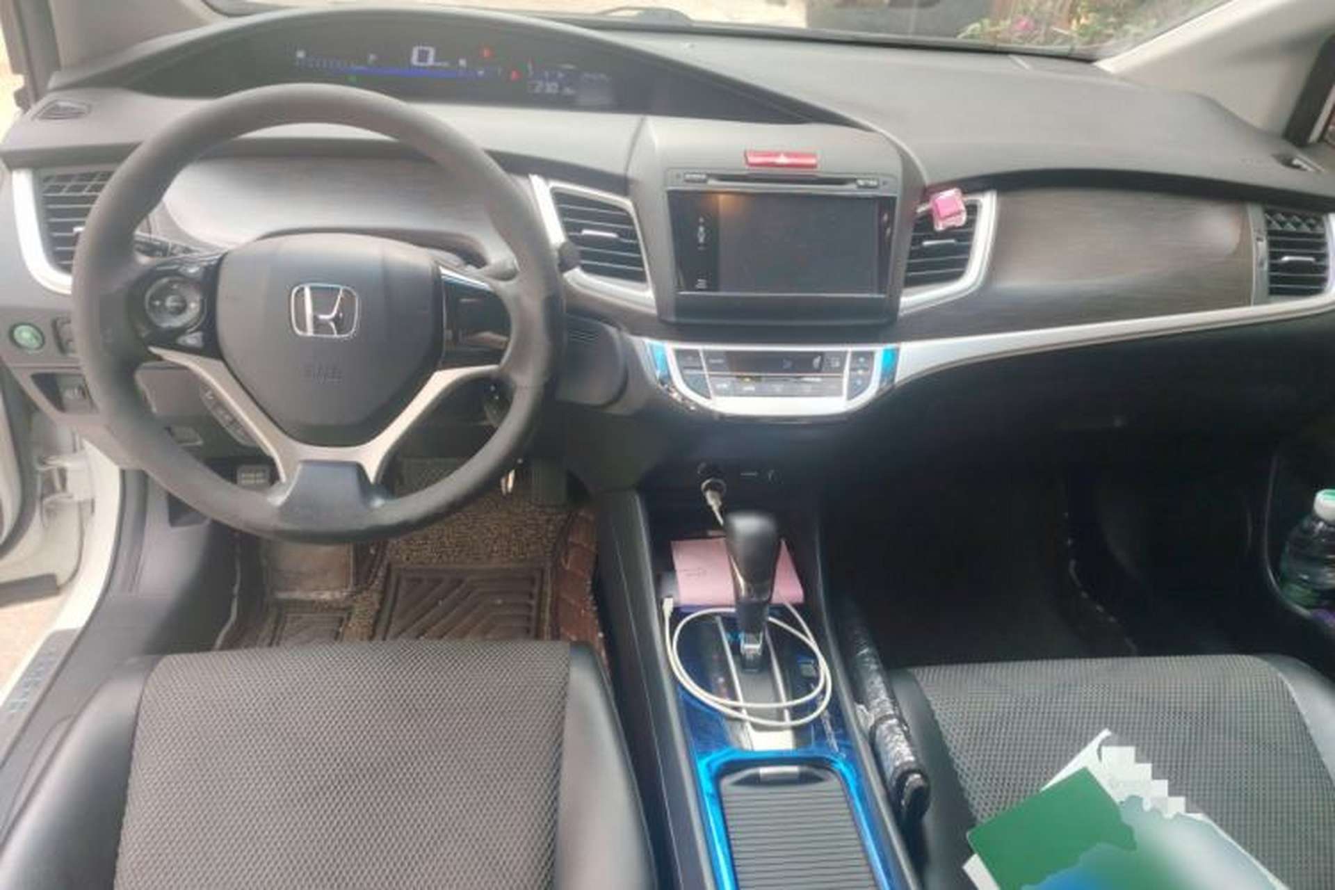 Used Honda Jade 2013 1.8L automatic Comfort version 5 seats Center Console