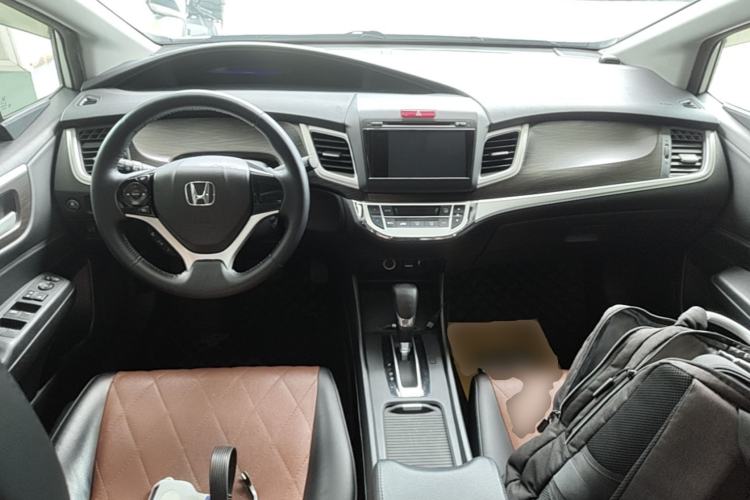 Used Honda Jade 2013 1.8L automatic Comfort version 5 seats Center Console