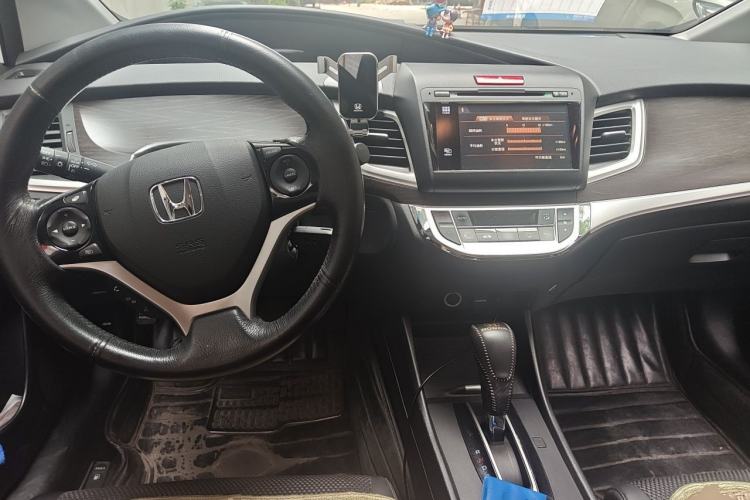 Used Honda Jade 2013 1.8L automatic Comfort version 5 seats Center Console