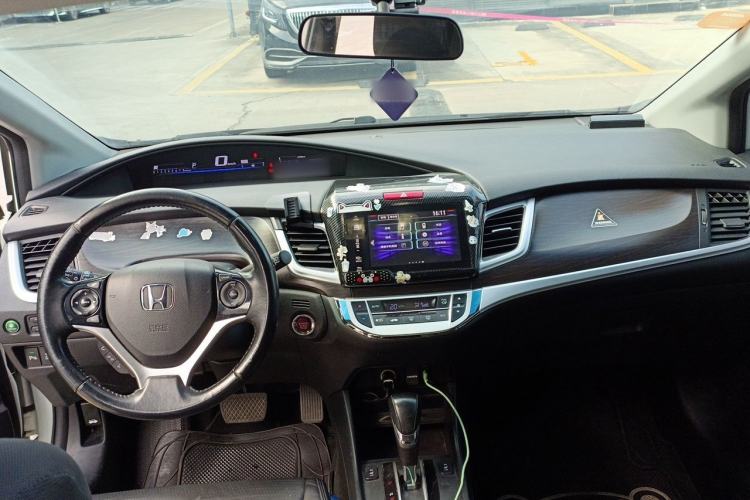 Used Honda Jade 2013 1.8L CVT Luxury Edition 5 seats Center Console