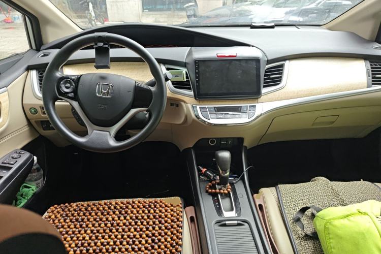 Used Honda Jade 2013 1.8L automatic Comfort version 5 seats Center Console