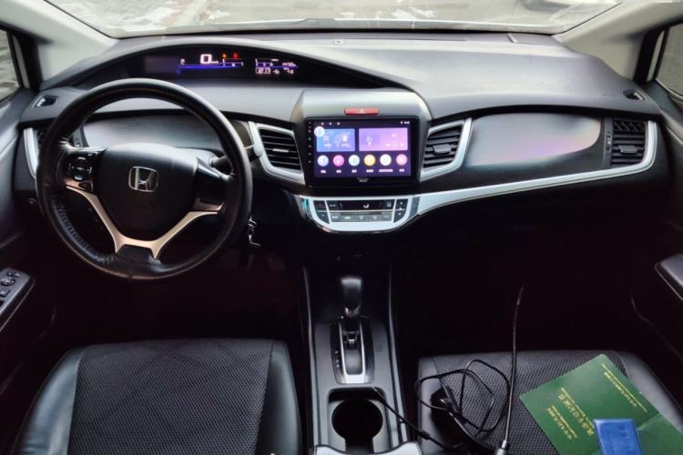 Used Honda Jade 2013 1.8L automatic Comfort version 5 seats Center Console