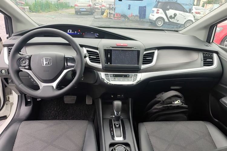 Used Honda Jade 2013 1.8L automatic Comfort version 5 seats Center Console