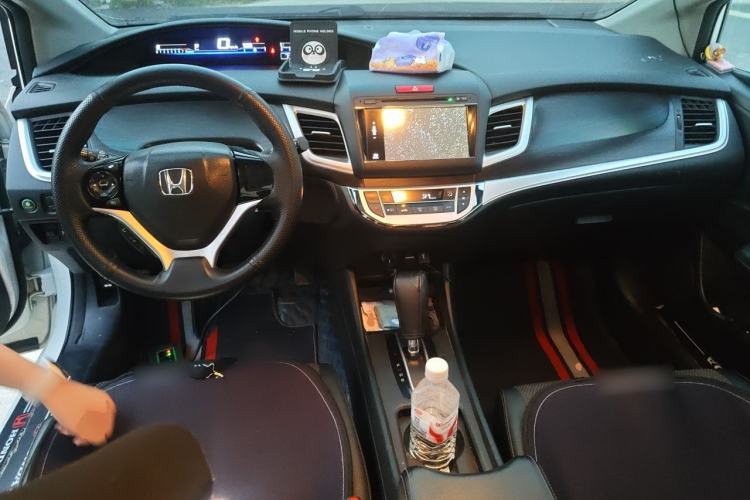 Used Honda Jade 2013 1.8L automatic Comfort version 5 seats Center Console