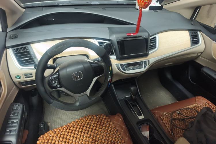Used Honda Jade 2013 1.8L automatic Comfort version 5 seats Center Console
