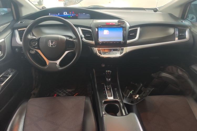 Used Honda Jade 2013 1.8L automatic Comfort version 5 seats Center Console