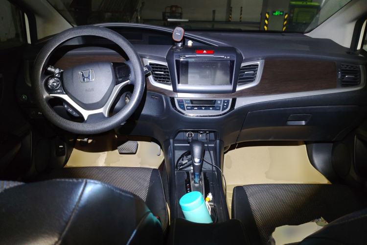 Used Honda Jade 2013 1.8L automatic Comfort version 5 seats Center Console