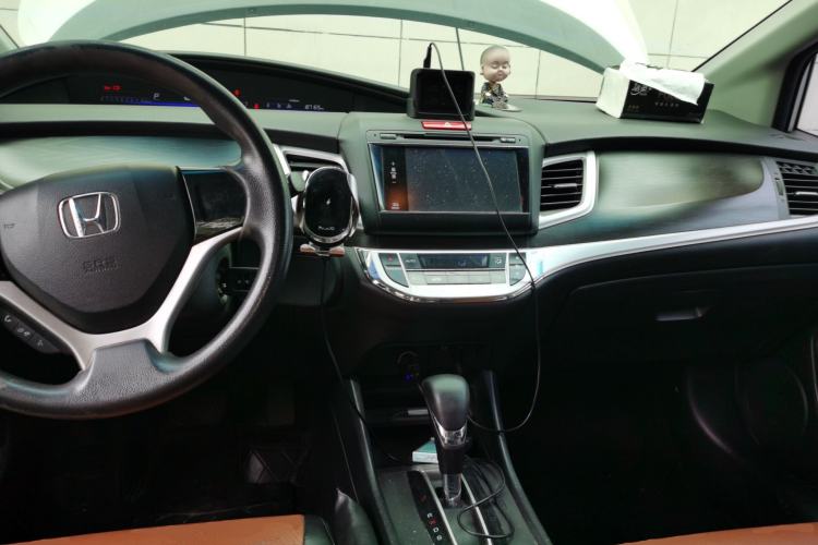 Used Honda Jade 2013 1.8L automatic Comfort version 5 seats Center Console