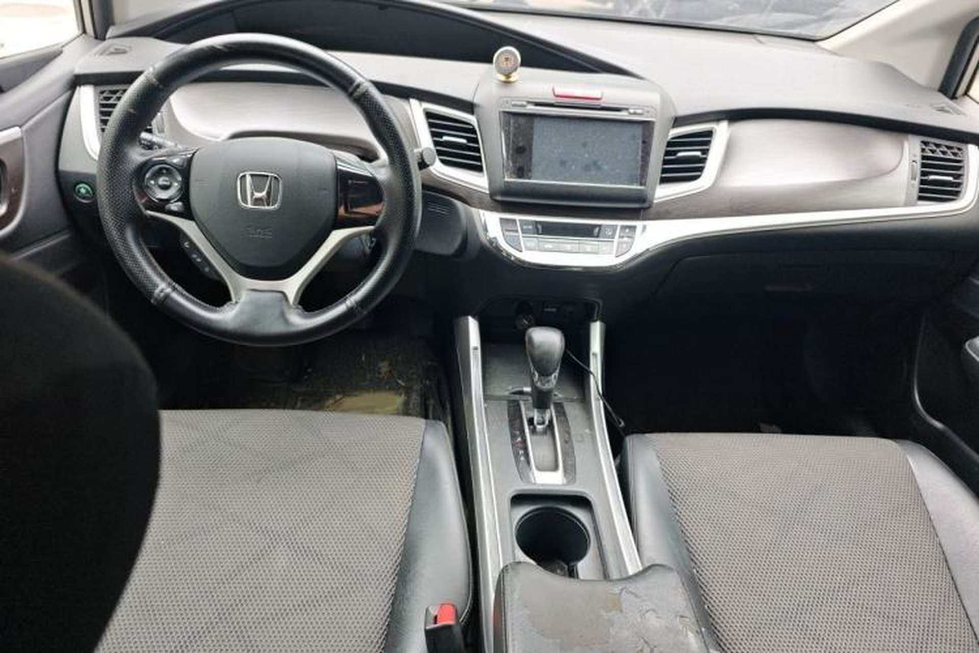 Used Honda Jade 2013 1.8L automatic Comfort version 5 seats Center Console