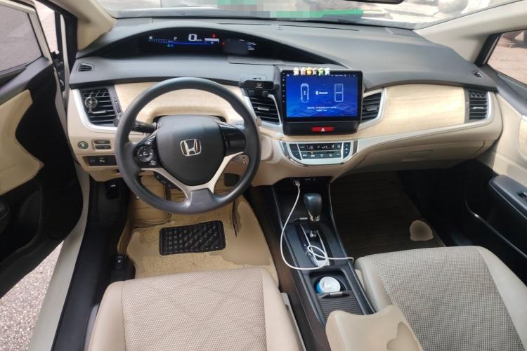 Used Honda Jade 2013 1.8L automatic Comfort version 5 seats Center Console