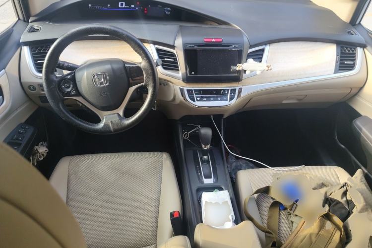 Used Honda Jade 2013 1.8L automatic Comfort version 5 seats Center Console