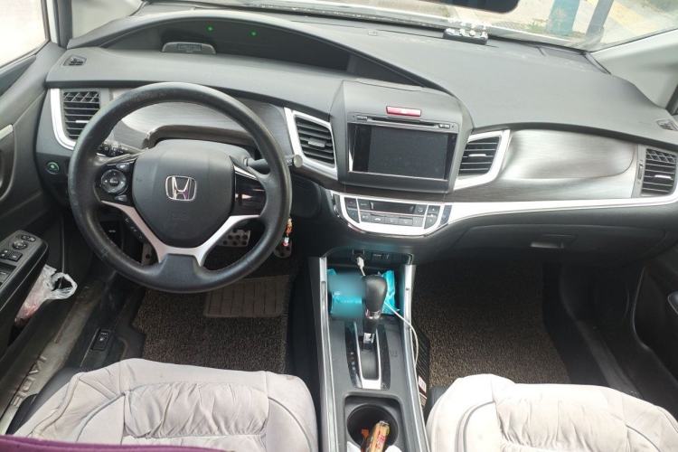 Used Honda Jade 2013 1.8L automatic Comfort version 5 seats Center Console