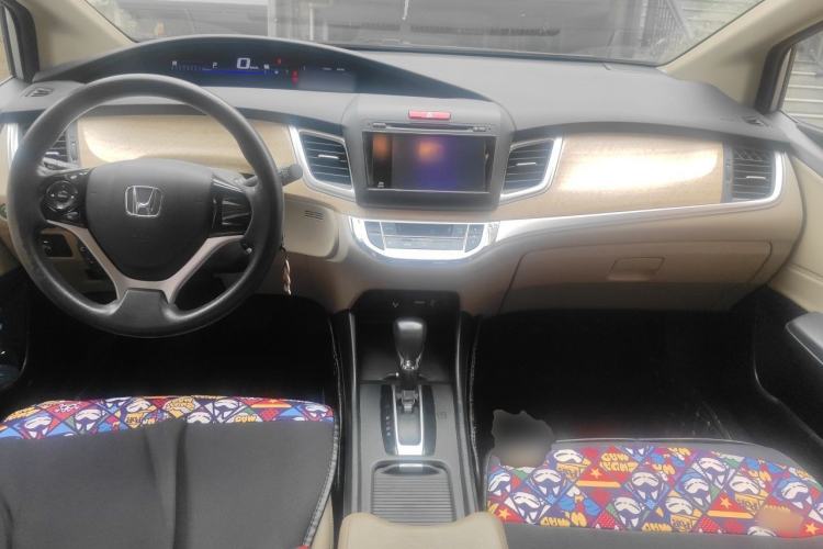 Used Honda Jade 2013 1.8L automatic Comfort version 5 seats Center Console