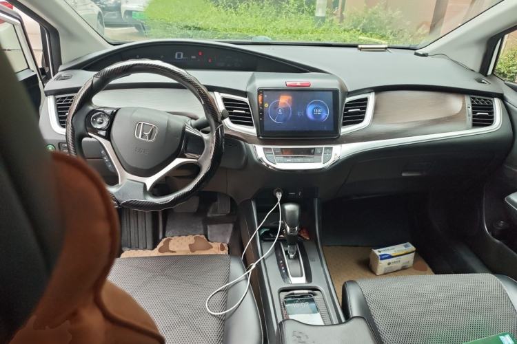 Used Honda Jade 2013 1.8L automatic Comfort version 5 seats Center Console