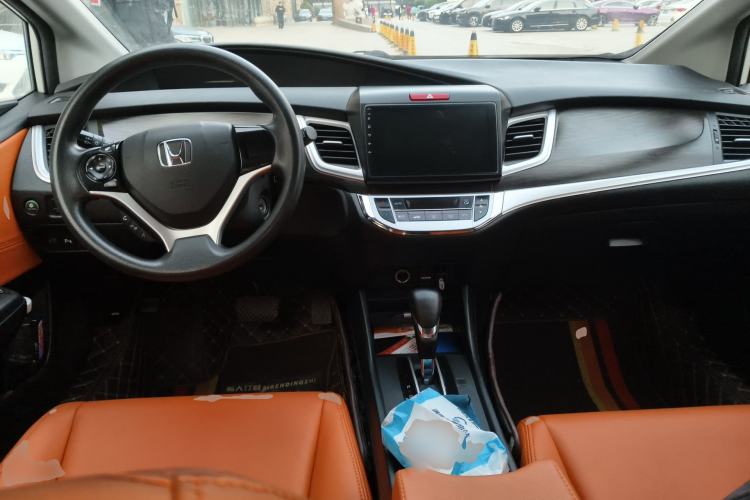 Used Honda Jade 2013 1.8L automatic Comfort version 5 seats Center Console