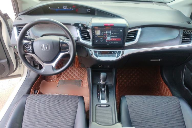 Used Honda Jade 2013 1.8L automatic Comfort version 5 seats Center Console