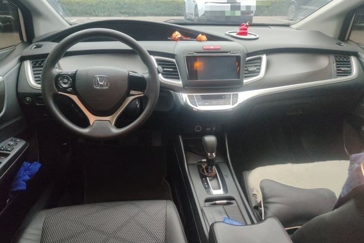 Used Honda Jade 2013 1.8L automatic Comfort version 5 seats Center Console