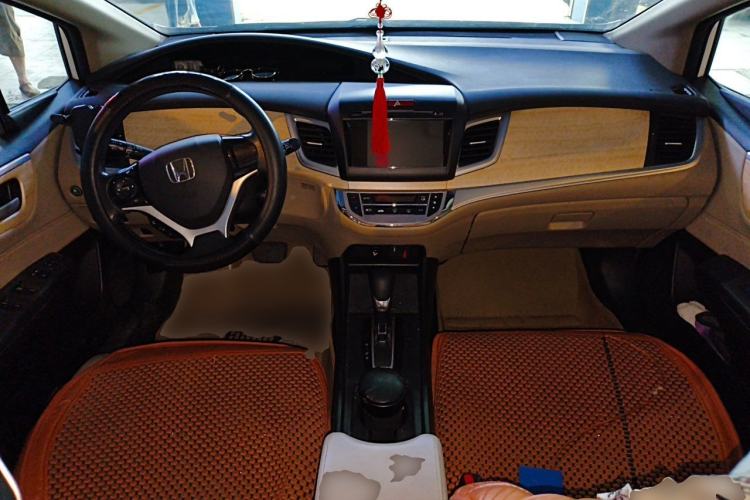 Used Honda Jade 2013 1.8L automatic Comfort version 5 seats Center Console