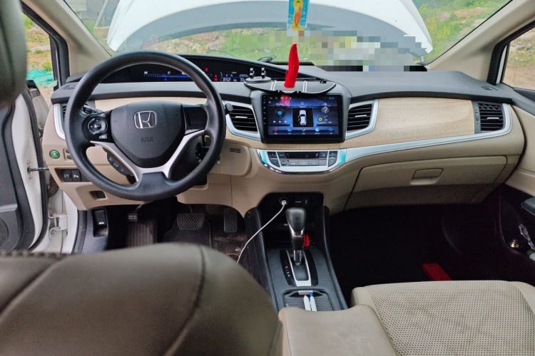 Used Honda Jade 2013 1.8L automatic Comfort version 5 seats Center Console