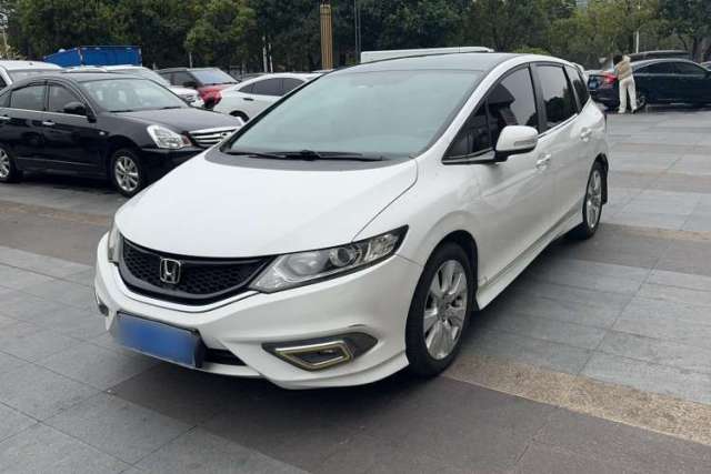 Used Honda Jade 2013 1.8L automatic Comfort version 5 seats