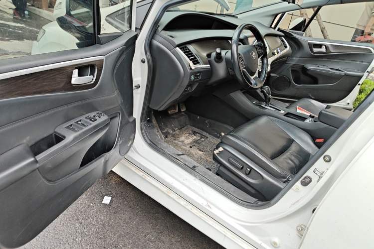 Used Honda Jade 2013 1.8L CVT Luxury Edition 5 seats Driver Seat