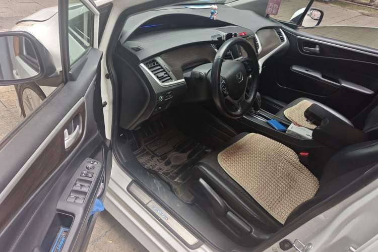 Used Honda Jade 2013 1.8L automatic Comfort version 5 seats Driver Seat