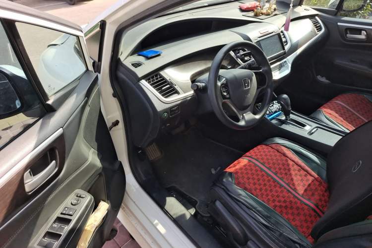 Used Honda Jade 2013 1.8L automatic Comfort version 5 seats Driver Seat