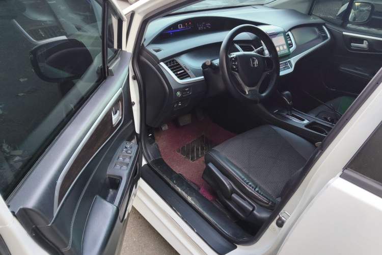 Used Honda Jade 2013 1.8L automatic Comfort version 5 seats Driver Seat