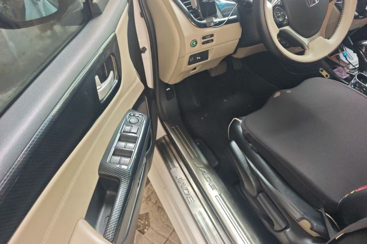 Used Honda Jade 2013 1.8L automatic Comfort version 5 seats Driver Seat