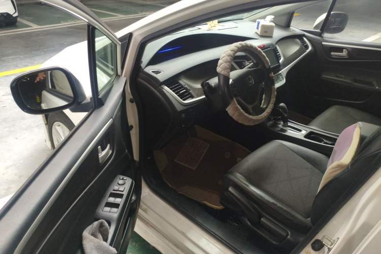 Used Honda Jade 2013 1.8L automatic Comfort version 5 seats Driver Seat