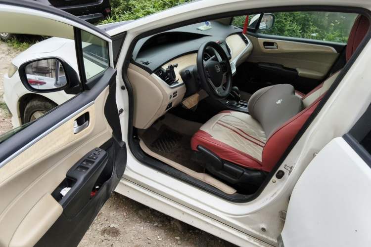 Used Honda Jade 2013 1.8L automatic Comfort version 5 seats Driver Seat