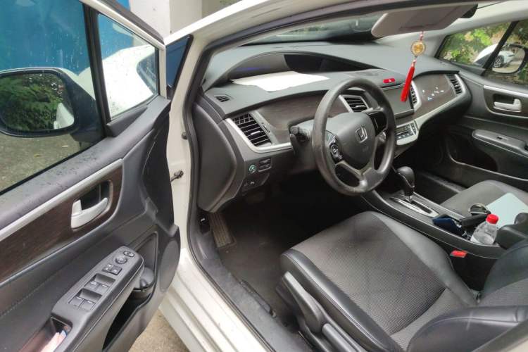 Used Honda Jade 2013 1.8L automatic Comfort version 5 seats Driver Seat