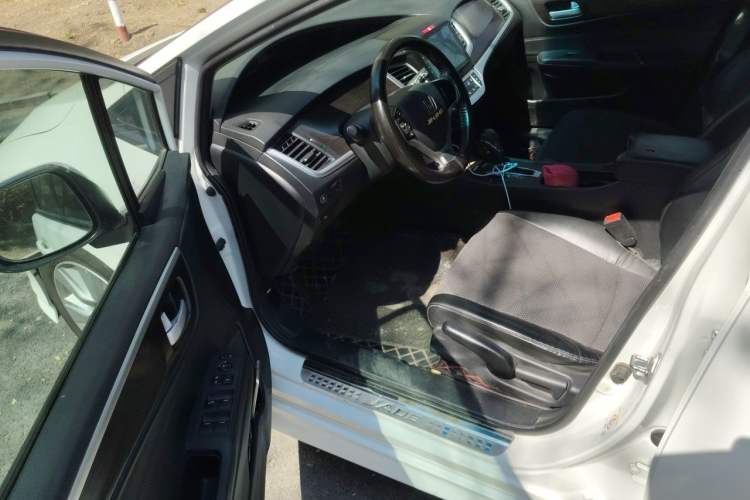 Used Honda Jade 2013 1.8L automatic Comfort version 5 seats Driver Seat