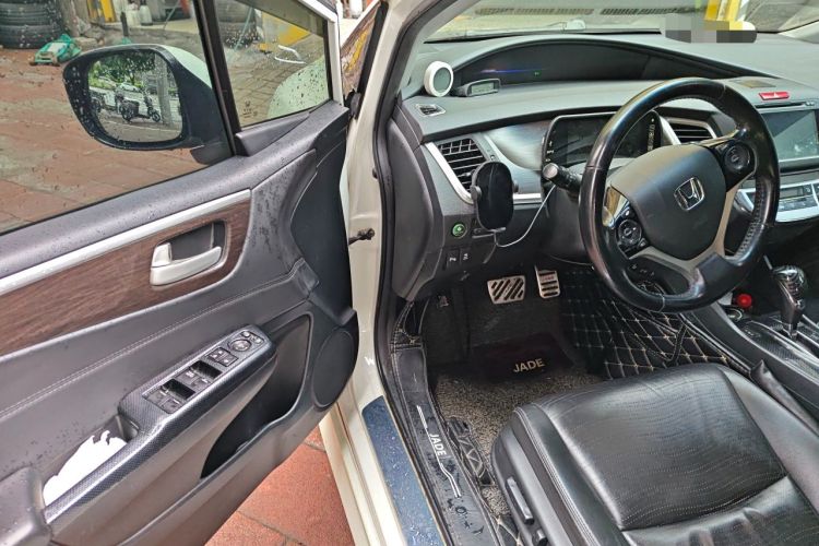 Used Honda Jade 2013 1.8L CVT Luxury Edition 5 seats Driver Seat