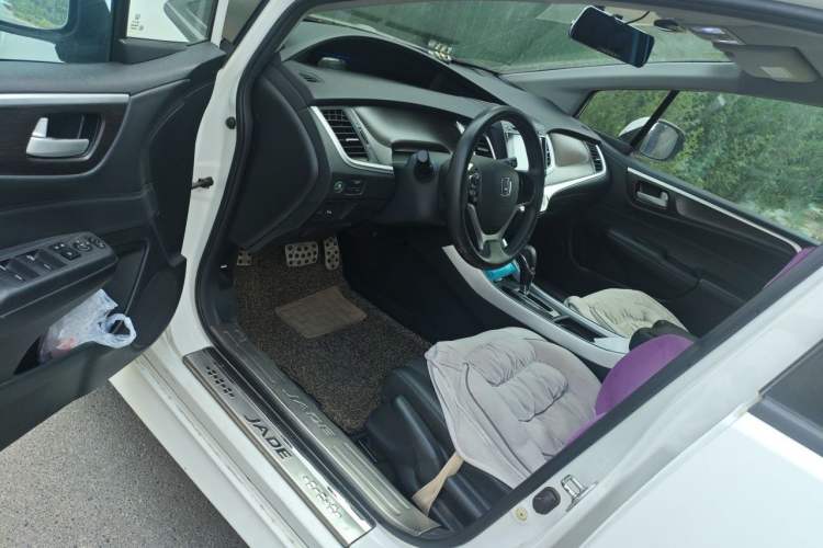 Used Honda Jade 2013 1.8L automatic Comfort version 5 seats Driver Seat