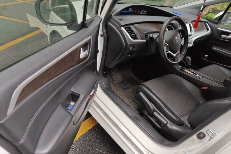 Used Honda Jade 2013 1.8L automatic Comfort version 5 seats Driver Seat
