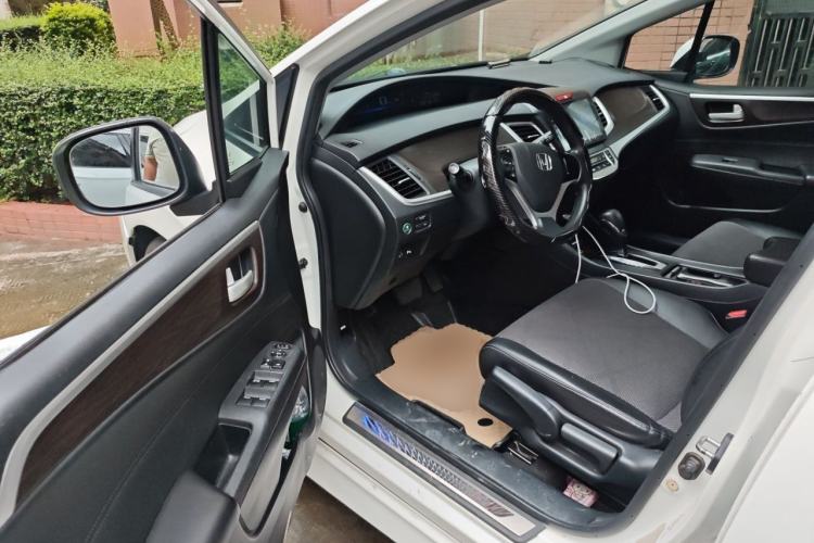 Used Honda Jade 2013 1.8L automatic Comfort version 5 seats Driver Seat