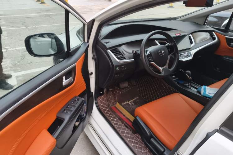 Used Honda Jade 2013 1.8L automatic Comfort version 5 seats Driver Seat