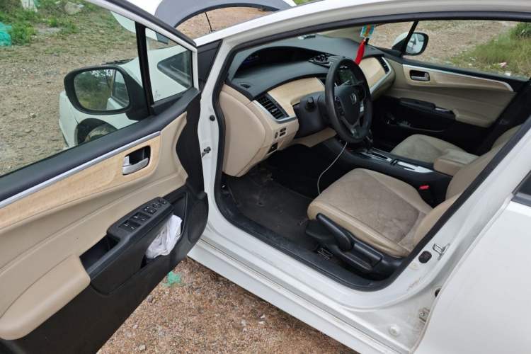 Used Honda Jade 2013 1.8L automatic Comfort version 5 seats Driver Seat