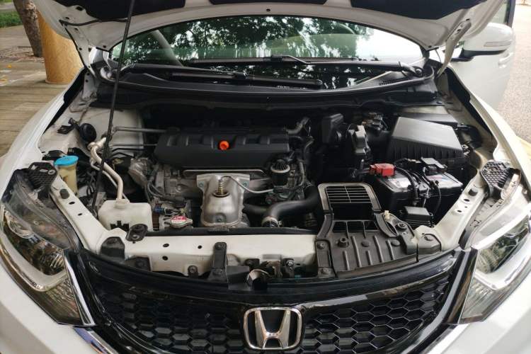 Used Honda Jade 2013 1.8L automatic Comfort version 5 seats Engine Bay
