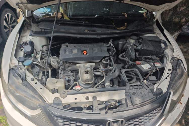 Used Honda Jade 2013 1.8L automatic Comfort version 5 seats Engine Bay