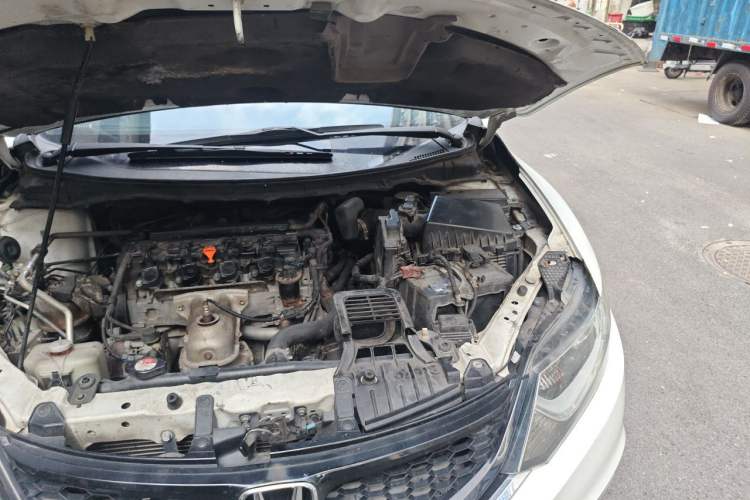 Used Honda Jade 2013 1.8L automatic Comfort version 5 seats Engine Bay Left