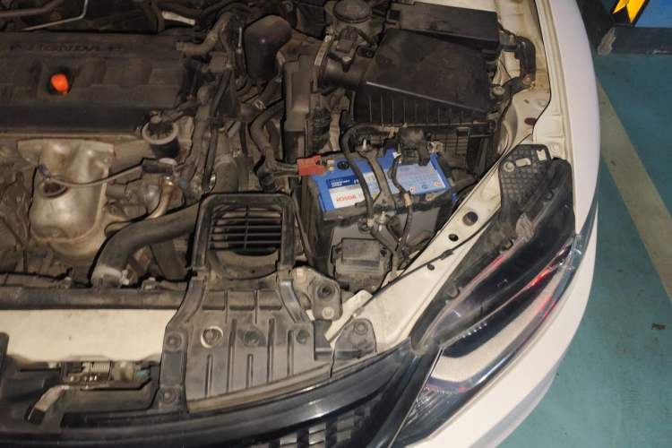 Used Honda Jade 2013 1.8L CVT Luxury Edition 5 seats Engine Bay Left