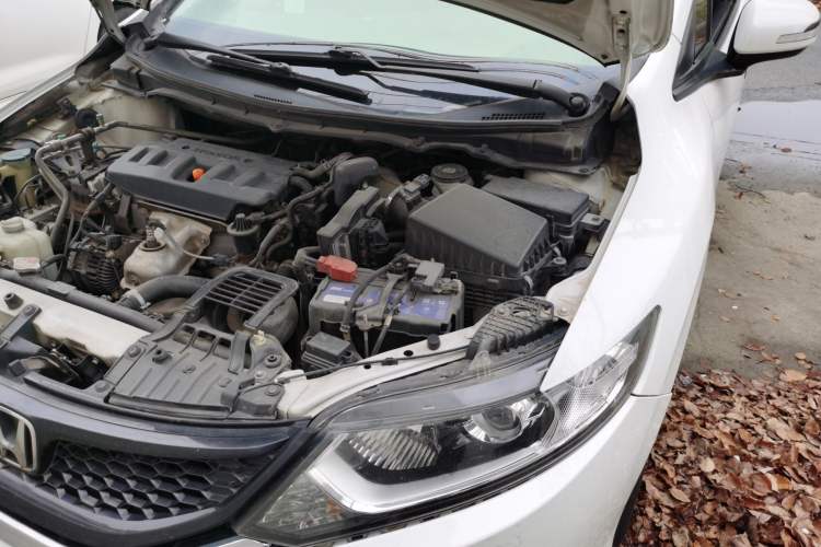 Used Honda Jade 2013 1.8L automatic Comfort version 5 seats Engine Bay Left