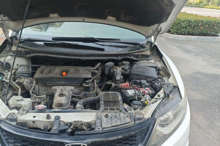 Used Honda Jade 2013 1.8L automatic Comfort version 5 seats Engine Bay Left