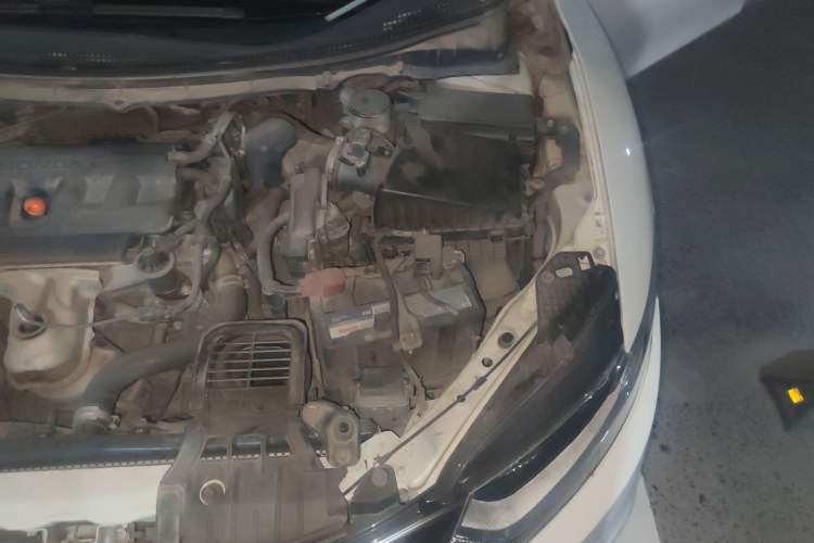 Used Honda Jade 2013 1.8L automatic Comfort version 5 seats Engine Bay Left