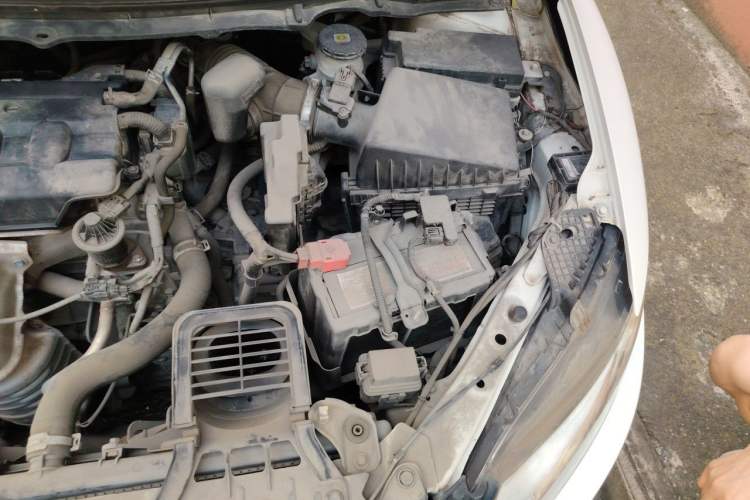 Used Honda Jade 2013 1.8L automatic Comfort version 5 seats Engine Bay Left