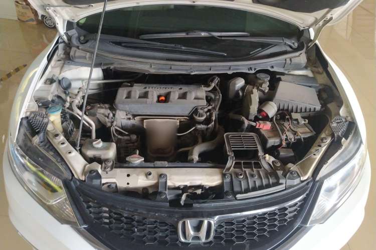 Used Honda Jade 2013 1.8L CVT Luxury Edition 6 seats Engine Bay