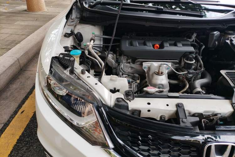 Used Honda Jade 2013 1.8L automatic Comfort version 5 seats Engine Bay Right